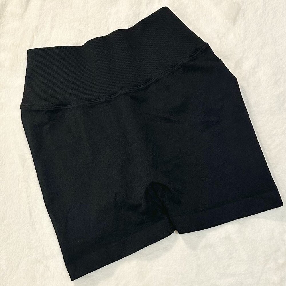 NEW NUX Black Butt Scrunch Bike Shorts - Size: Small